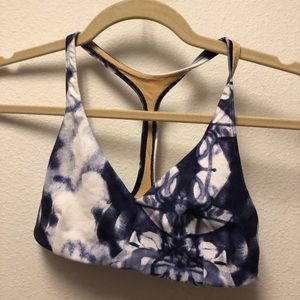 Lululemon sports bra